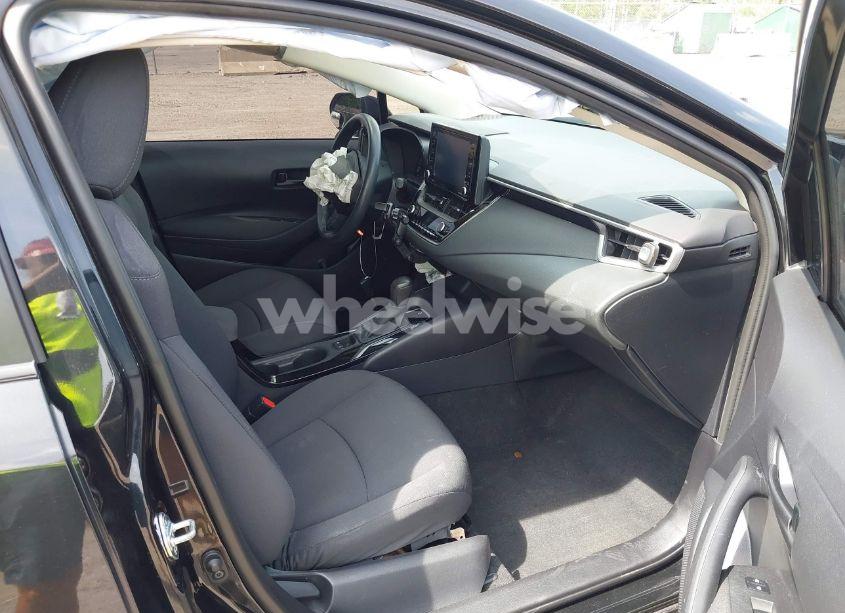 Photo 5 of 2022 Toyota Corolla LE (VIN 5YFEPMAEXNP371201)