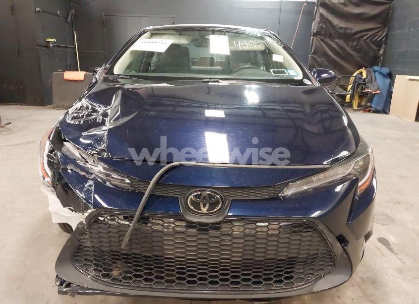 Photo 12 of 2022 Toyota Corolla LE (VIN 5YFEPMAEXNP376740)