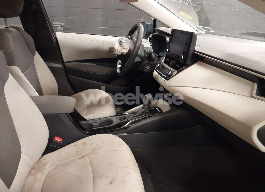 Photo 5 of 2022 Toyota Corolla LE (VIN 5YFEPMAEXNP376740)