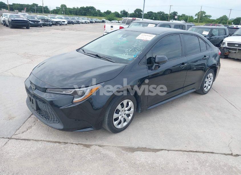Photo 2 of 2022 Toyota Corolla LE (VIN 5YFEPMAEXNP384563)
