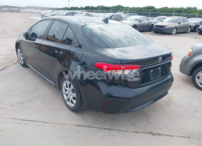 Photo 3 of 2022 Toyota Corolla LE (VIN 5YFEPMAEXNP384563)