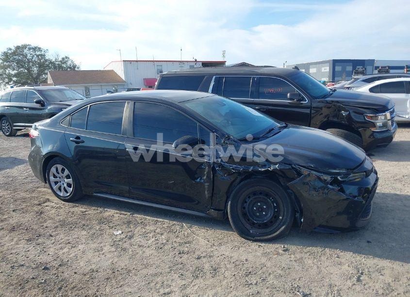 Photo 13 of 2022 Toyota Corolla LE (VIN 5YFEPMAEXNP389584)