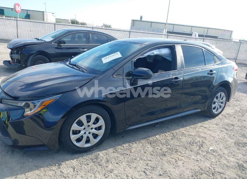 Photo 14 of 2022 Toyota Corolla LE (VIN 5YFEPMAEXNP389584)