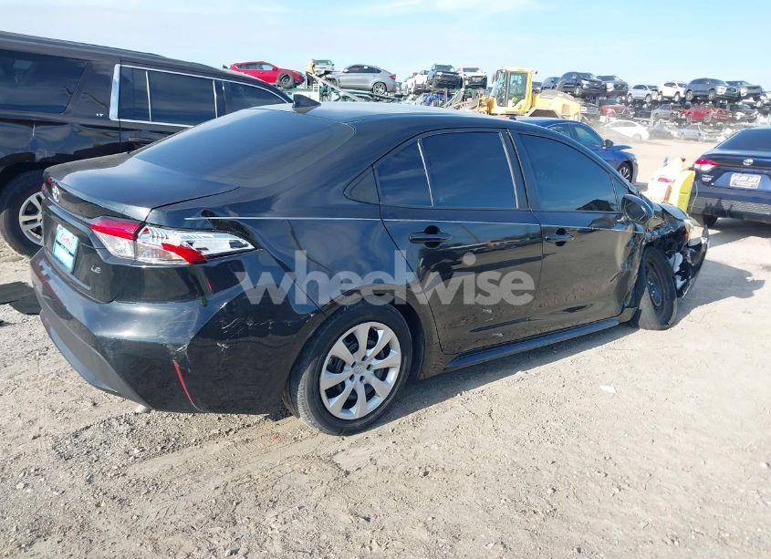 Photo 4 of 2022 Toyota Corolla LE (VIN 5YFEPMAEXNP389584)
