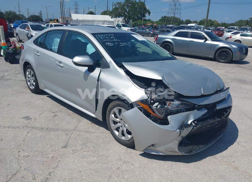 2022 Toyota Corolla LE (VIN 5YFEPMAEXNP390654) main photo