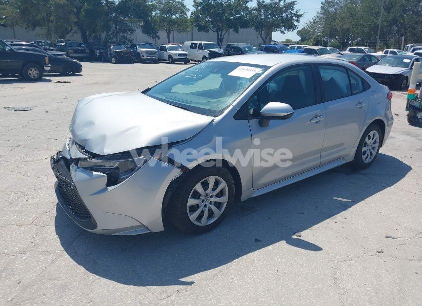 Photo 2 of 2022 Toyota Corolla LE (VIN 5YFEPMAEXNP390654)