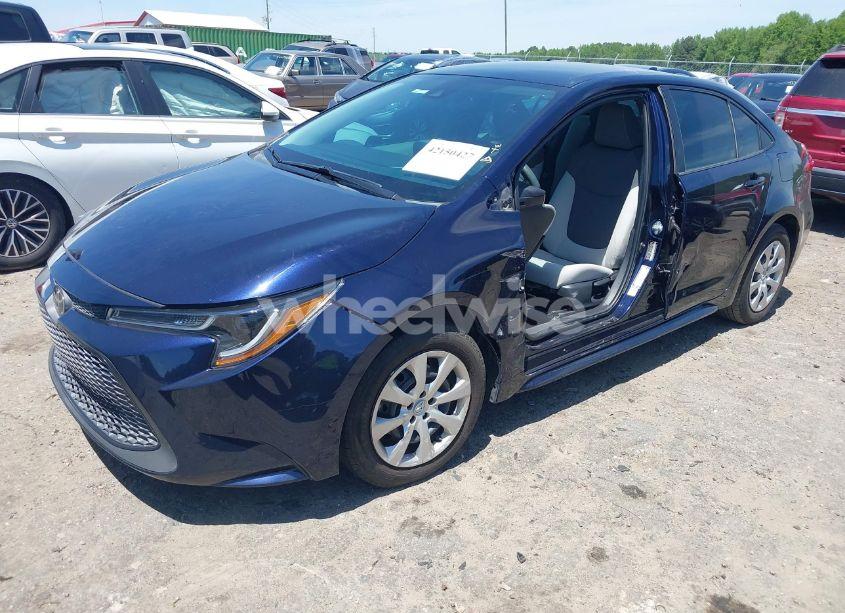 Photo 2 of 2020 Toyota Corolla LE (VIN 5YFEPRAE0LP004074)
