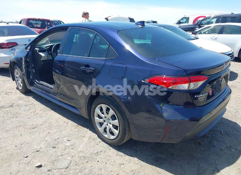 Photo 3 of 2020 Toyota Corolla LE (VIN 5YFEPRAE0LP004074)