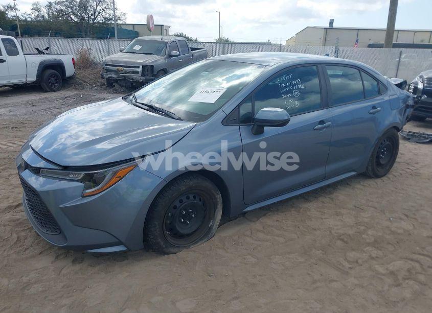 Photo 2 of 2020 Toyota Corolla LE (VIN 5YFEPRAE0LP034885)