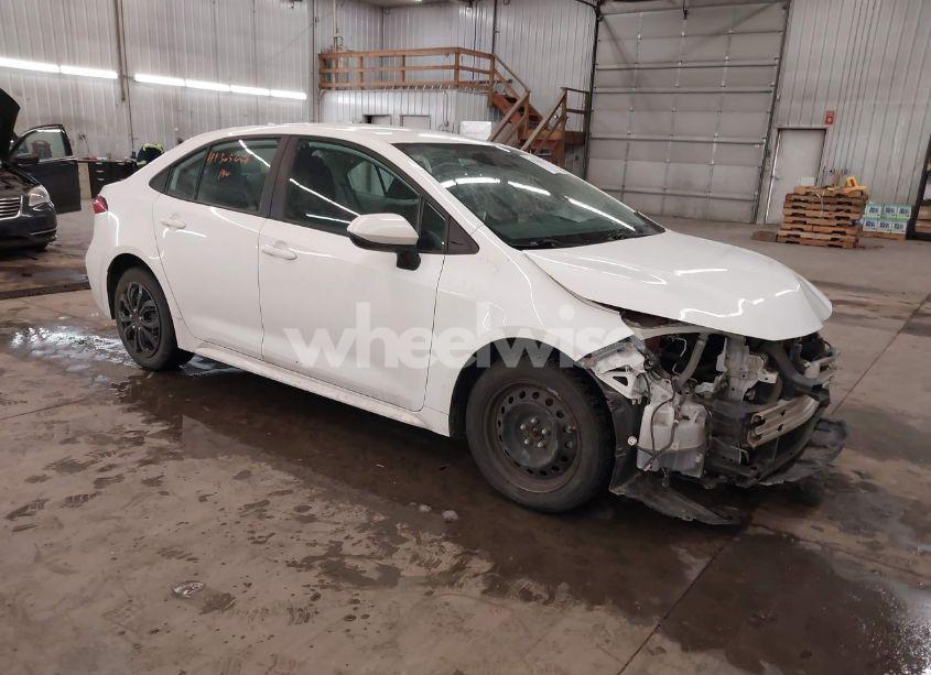 2020 Toyota Corolla LE (VIN 5YFEPRAE0LP045532) main photo