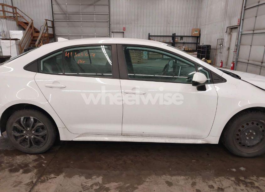 Photo 14 of 2020 Toyota Corolla LE (VIN 5YFEPRAE0LP045532)