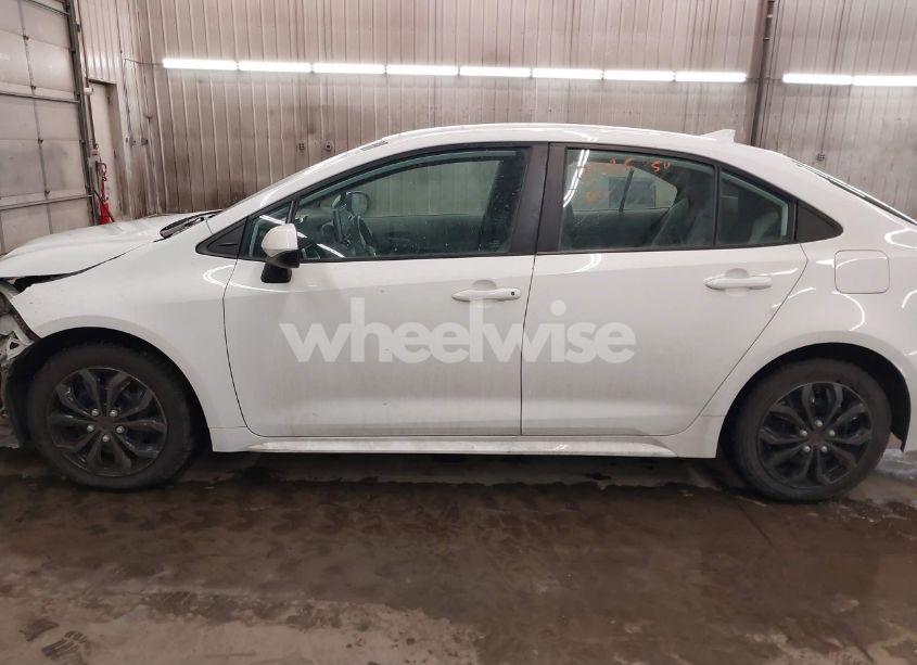 Photo 15 of 2020 Toyota Corolla LE (VIN 5YFEPRAE0LP045532)