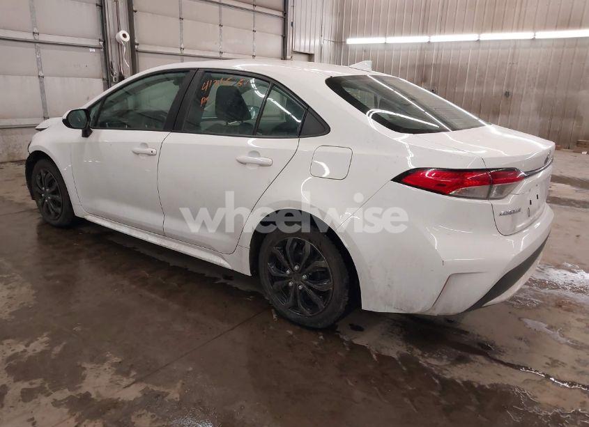 Photo 3 of 2020 Toyota Corolla LE (VIN 5YFEPRAE0LP045532)