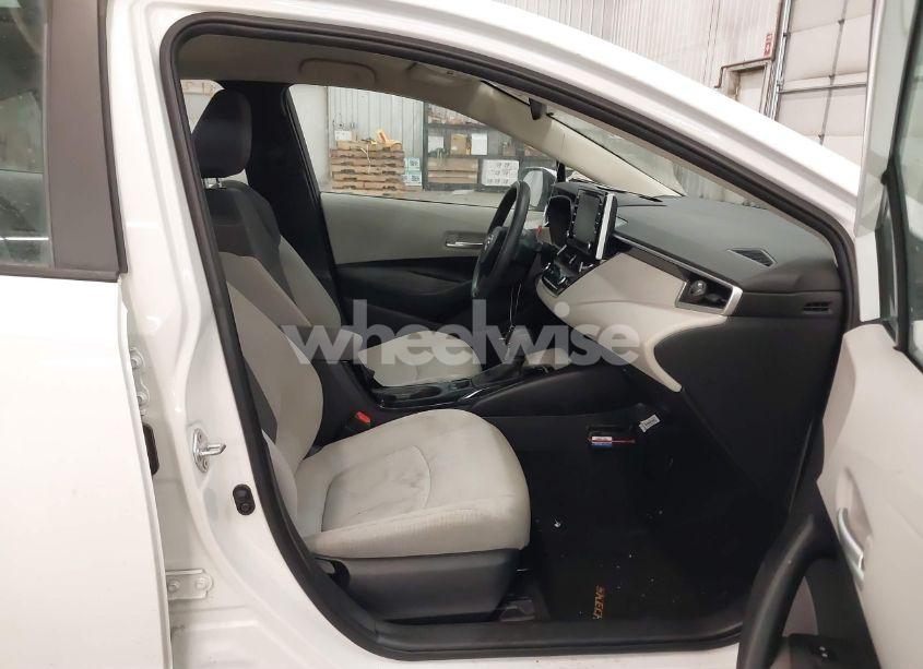 Photo 5 of 2020 Toyota Corolla LE (VIN 5YFEPRAE0LP045532)