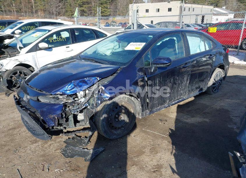 Photo 2 of 2020 Toyota Corolla LE (VIN 5YFEPRAE0LP056045)