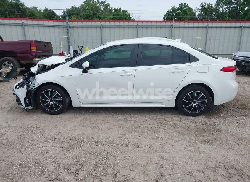 Photo 14 of 2020 Toyota Corolla LE (VIN 5YFEPRAE0LP072309)