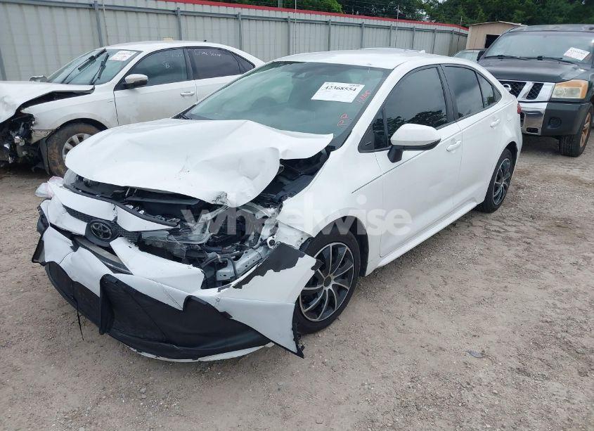 Photo 2 of 2020 Toyota Corolla LE (VIN 5YFEPRAE0LP072309)