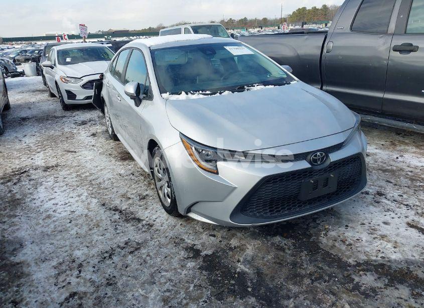 2020 Toyota Corolla LE (VIN 5YFEPRAE0LP077400) main photo