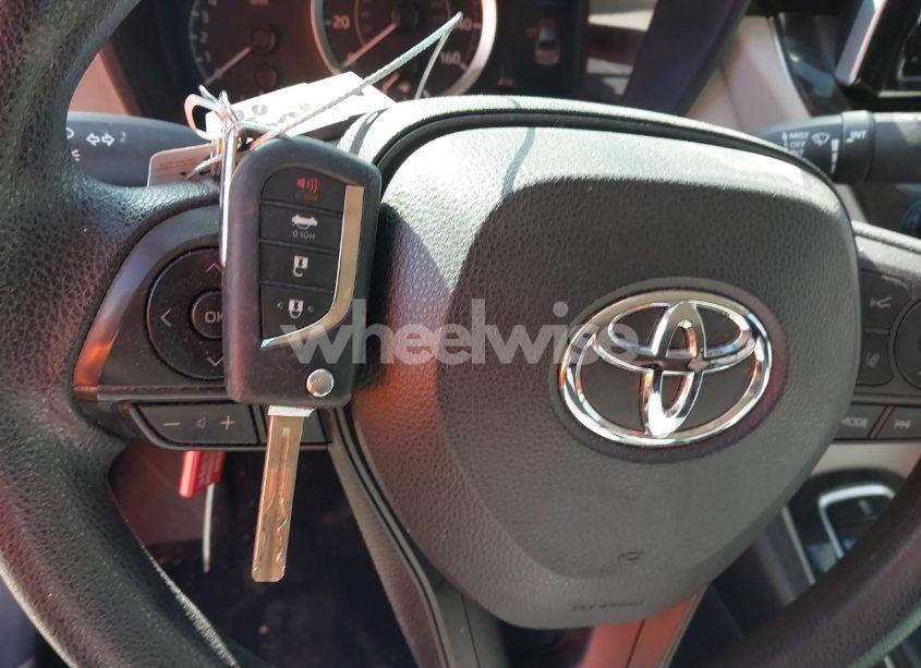 Photo 11 of 2020 Toyota Corolla LE (VIN 5YFEPRAE0LP081995)