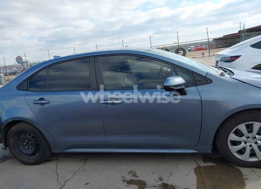 Photo 14 of 2020 Toyota Corolla LE (VIN 5YFEPRAE0LP081995)