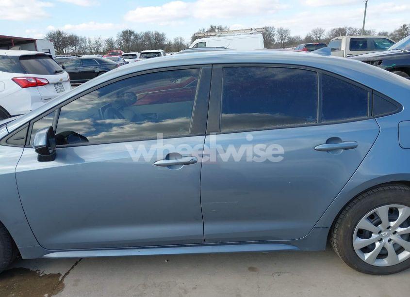 Photo 15 of 2020 Toyota Corolla LE (VIN 5YFEPRAE0LP081995)