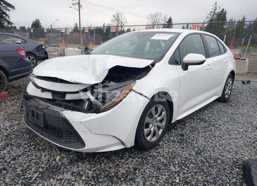 Photo 2 of 2020 Toyota Corolla LE (VIN 5YFEPRAE0LP091989)