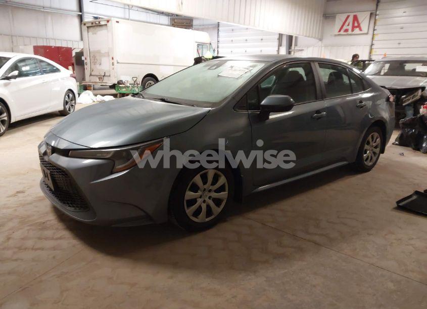 Photo 2 of 2020 Toyota Corolla LE (VIN 5YFEPRAE1LP051629)