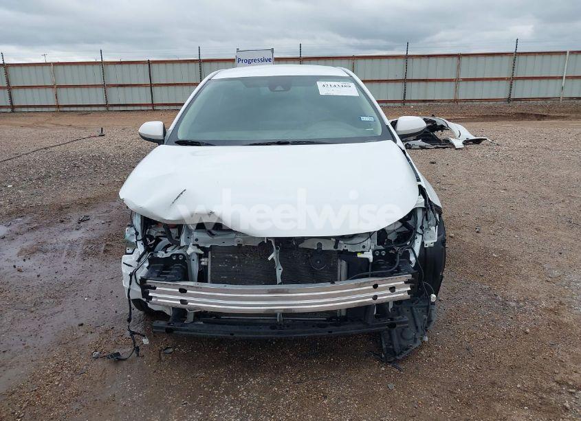 Photo 13 of 2020 Toyota Corolla LE (VIN 5YFEPRAE1LP061979)