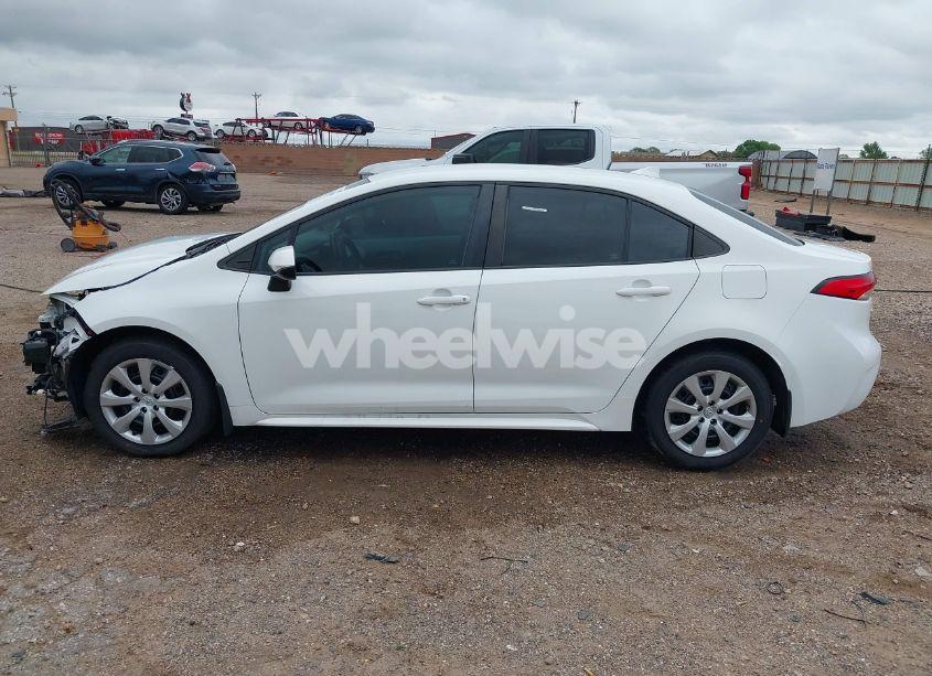 Photo 15 of 2020 Toyota Corolla LE (VIN 5YFEPRAE1LP061979)