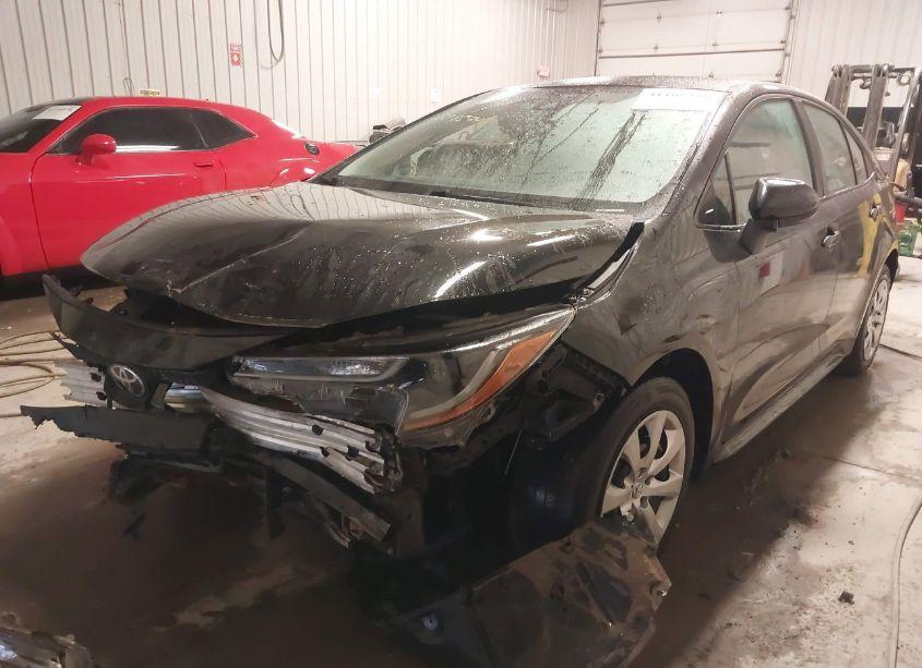 Photo 2 of 2020 Toyota Corolla LE (VIN 5YFEPRAE1LP084260)