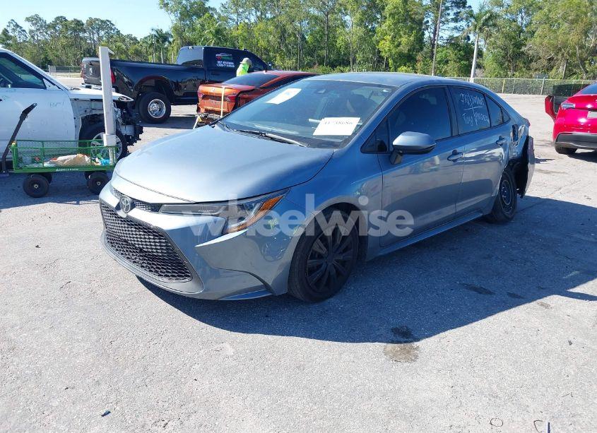 Photo 2 of 2020 Toyota Corolla LE (VIN 5YFEPRAE1LP115412)