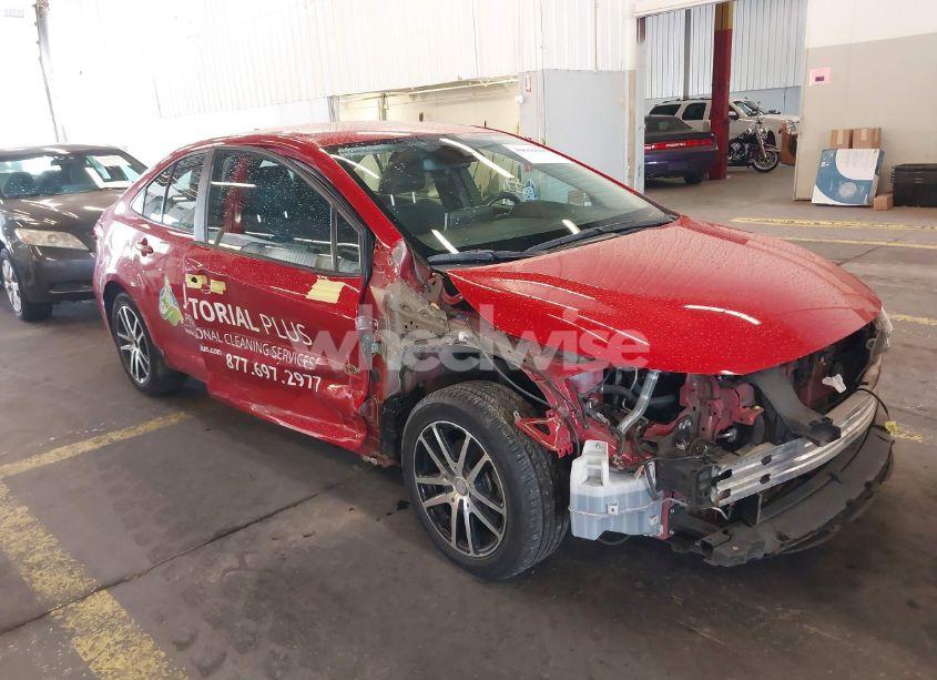 2020 Toyota Corolla LE (VIN 5YFEPRAE1LP139614) main photo