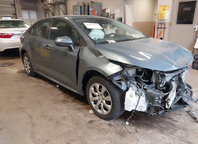 2020 Toyota Corolla LE (VIN 5YFEPRAE2LP015920) main photo