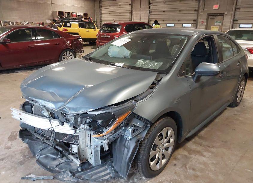 Photo 2 of 2020 Toyota Corolla LE (VIN 5YFEPRAE2LP015920)