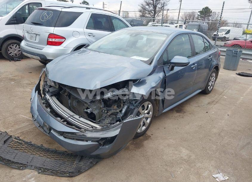 Photo 2 of 2020 Toyota Corolla LE (VIN 5YFEPRAE2LP021832)