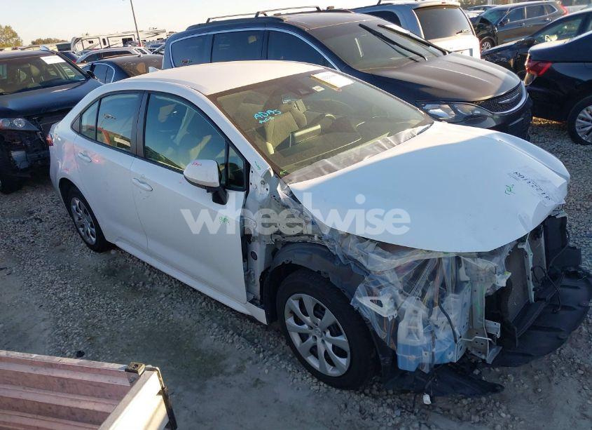 2020 Toyota Corolla LE (VIN 5YFEPRAE2LP066933) main photo