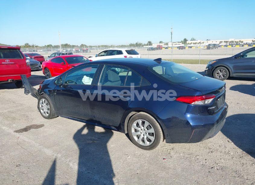 Photo 3 of 2020 Toyota Corolla LE (VIN 5YFEPRAE2LP069167)