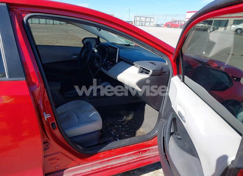 Photo 5 of 2020 Toyota Corolla LE (VIN 5YFEPRAE2LP081867)