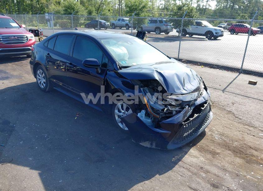 2020 Toyota Corolla LE (VIN 5YFEPRAE2LP082338) main photo