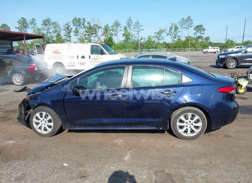 Photo 14 of 2020 Toyota Corolla LE (VIN 5YFEPRAE2LP082338)