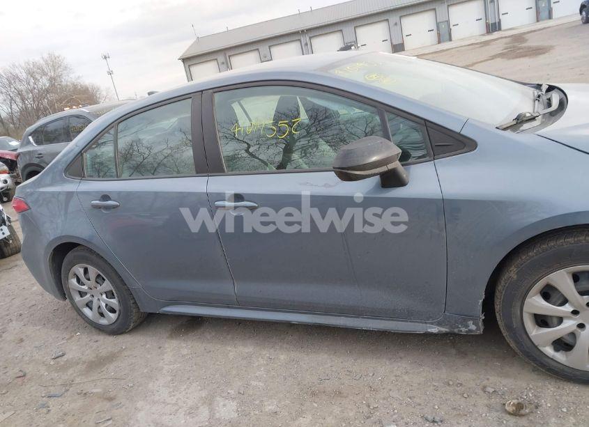 Photo 13 of 2020 Toyota Corolla LE (VIN 5YFEPRAE2LP092870)