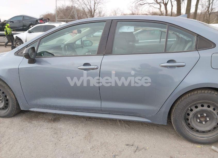 Photo 14 of 2020 Toyota Corolla LE (VIN 5YFEPRAE2LP092870)