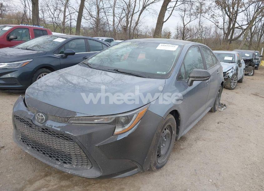 Photo 2 of 2020 Toyota Corolla LE (VIN 5YFEPRAE2LP092870)