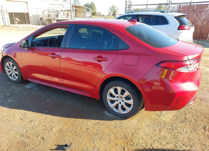 Photo 3 of 2020 Toyota Corolla LE (VIN 5YFEPRAE2LP099401)