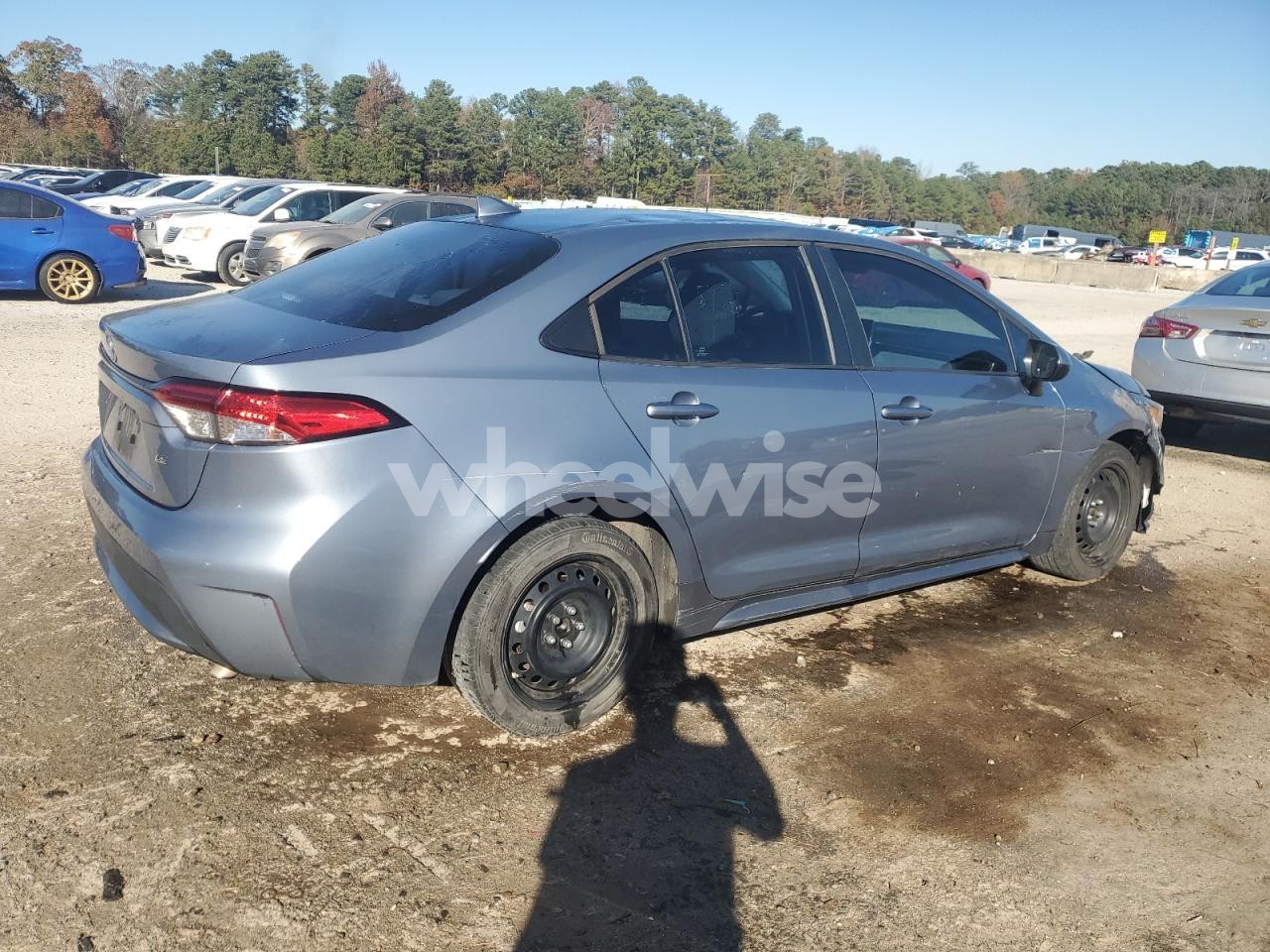 Photo 3 of 2020 TOYOTA COROLLA LE (VIN 5YFEPRAE2LP104001)