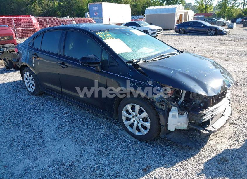 2020 Toyota Corolla LE (VIN 5YFEPRAE2LP110526) main photo