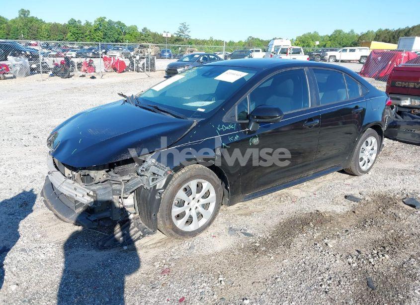 Photo 2 of 2020 Toyota Corolla LE (VIN 5YFEPRAE2LP110526)