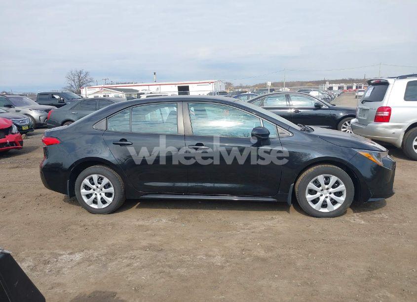 Photo 13 of 2020 Toyota Corolla LE (VIN 5YFEPRAE2LP134700)