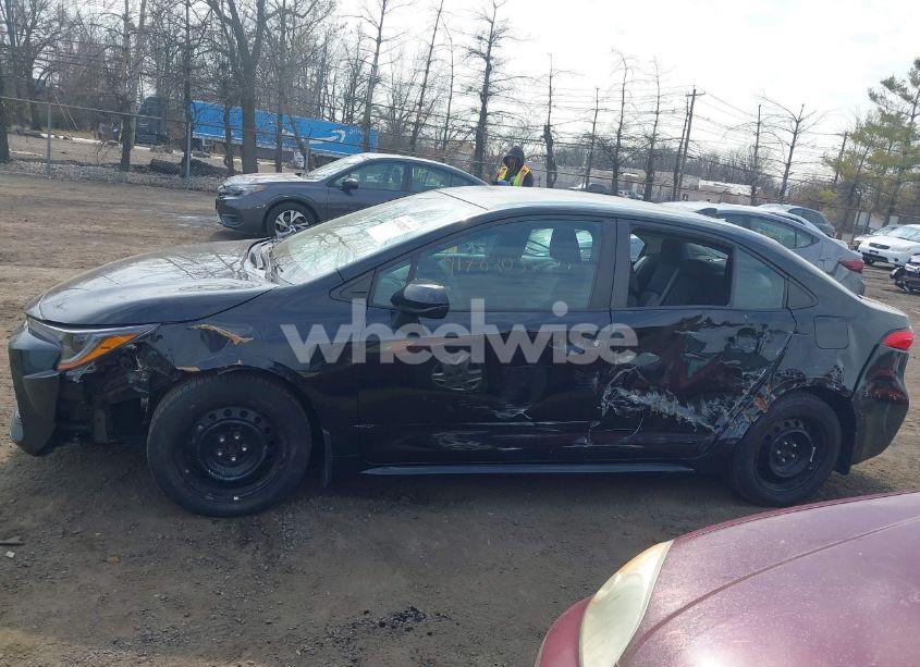 Photo 14 of 2020 Toyota Corolla LE (VIN 5YFEPRAE2LP134700)