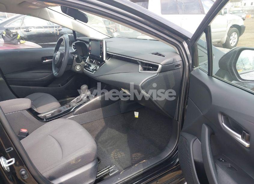 Photo 5 of 2020 Toyota Corolla LE (VIN 5YFEPRAE2LP134700)